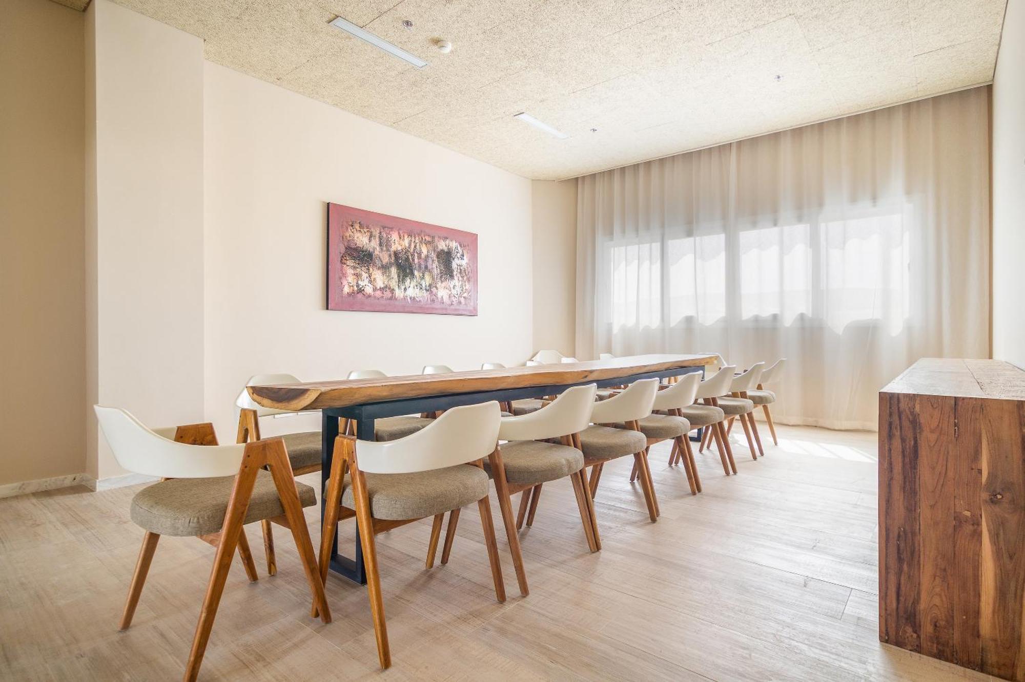 Zahara Beach & Spa By Qhotels - Adults Recommended Захара де лос Атунес Екстериор снимка The boardroom
