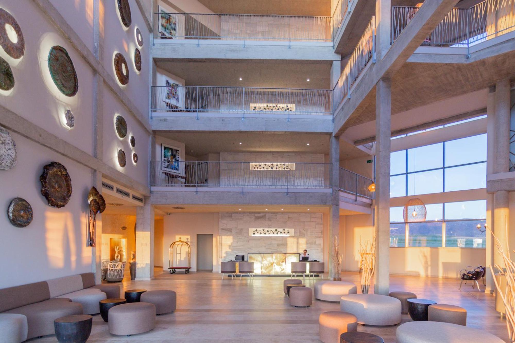 Zahara Beach & Spa By Qhotels - Adults Recommended Захара де лос Атунес Екстериор снимка The lobby of the hotel