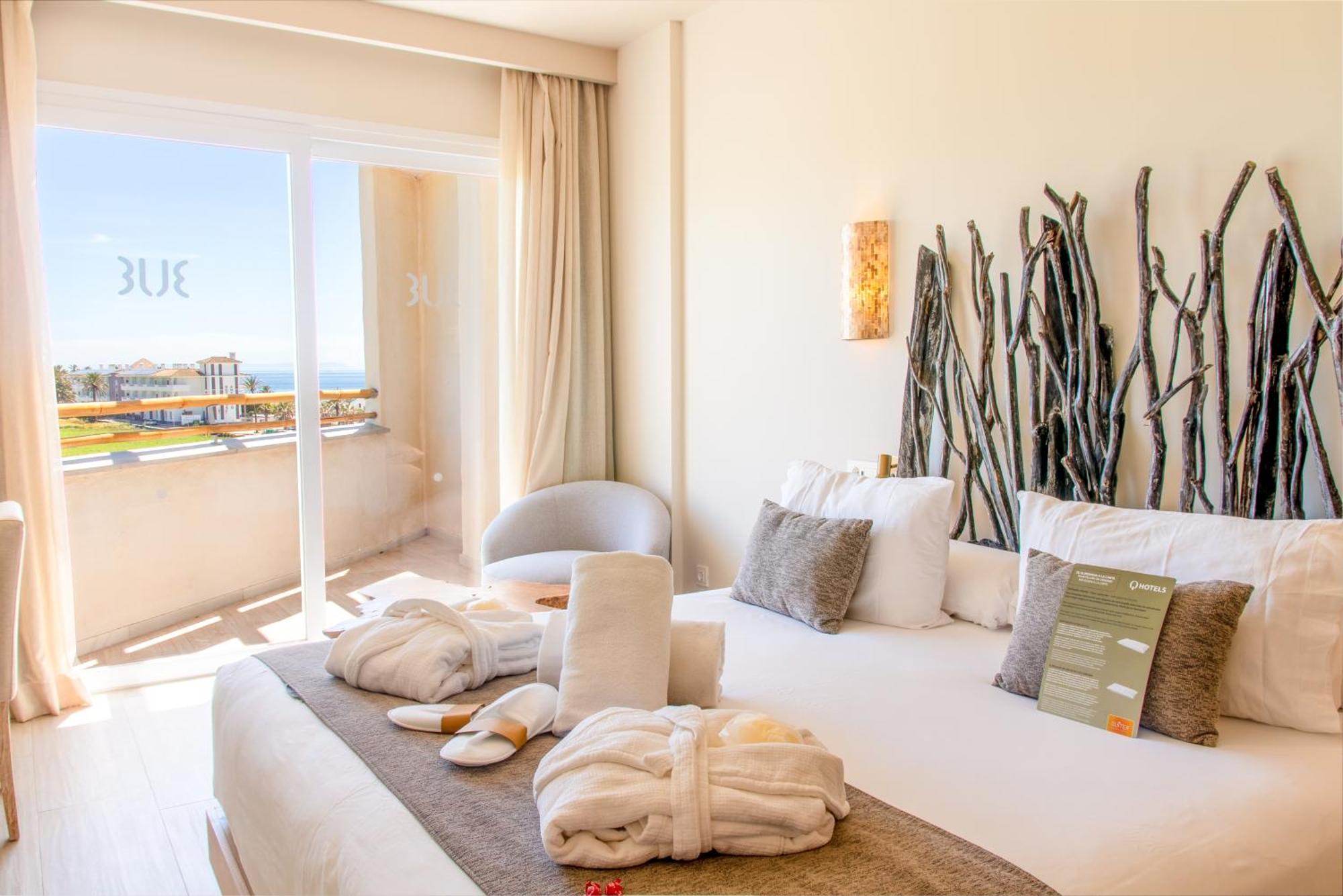 Zahara Beach & Spa By Qhotels - Adults Recommended Захара де лос Атунес Екстериор снимка A room at the Blue Sea Costa Brava resort